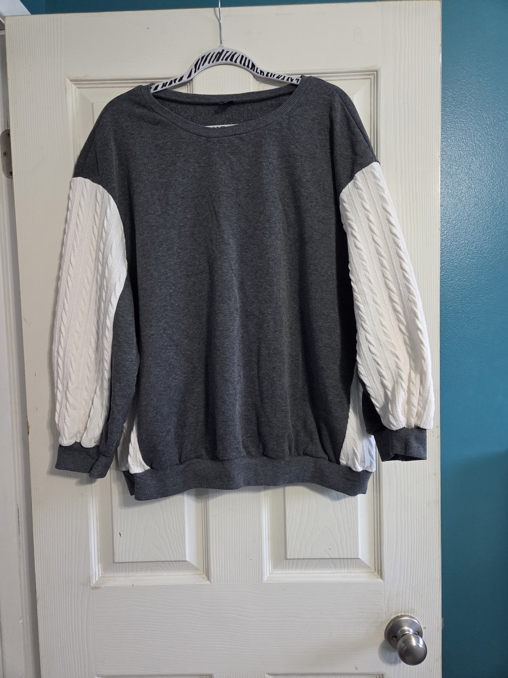 SHEIN Charcoal Pullover with White Cable-Knit Sleeve Panels